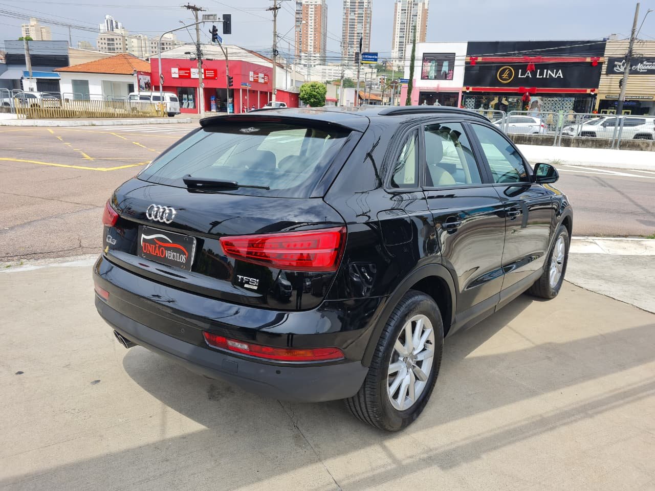 Audi Q3 Attraction 1.4 Turbo Flex
