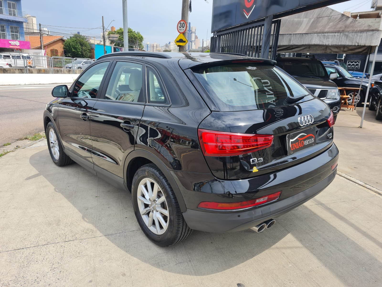 Audi Q3 Attraction 1.4 Turbo Flex