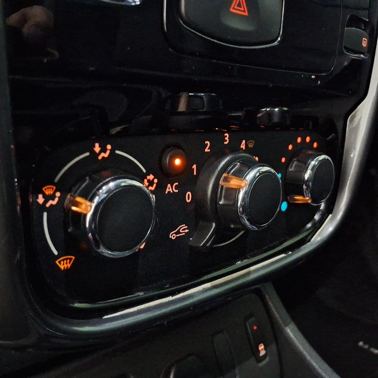 RENAULT DUSTER DYNAMIQUE 2013 